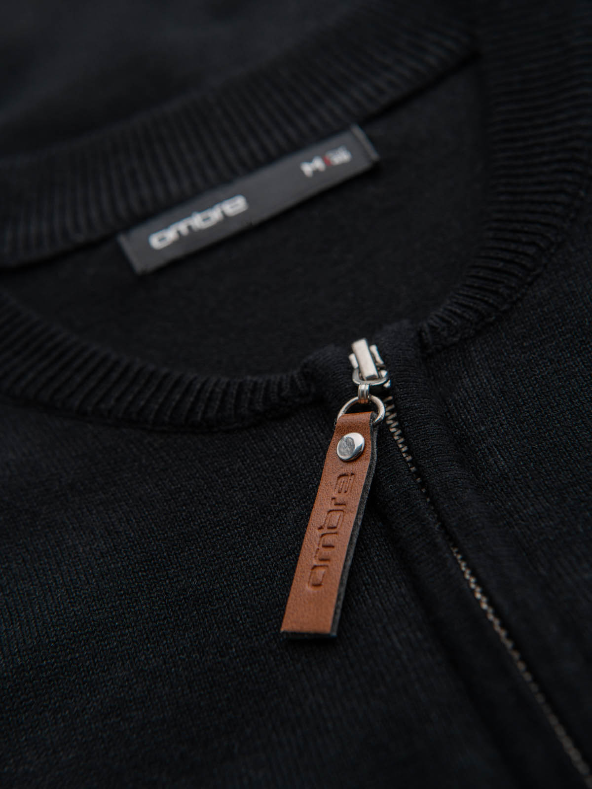 Ombre Men&#039;s sweater with viscose and spread neckline - black