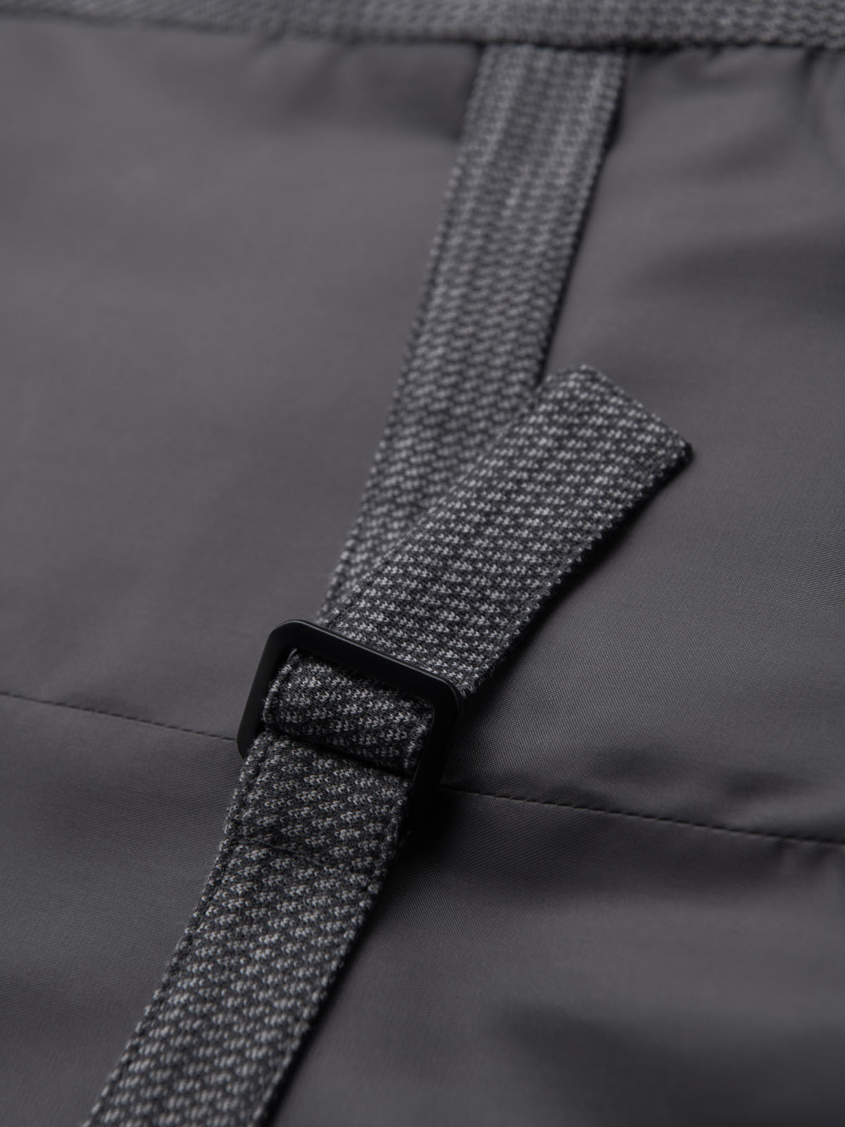 Ombre Fitted elegant men&#039;s structured knit vest - graphite