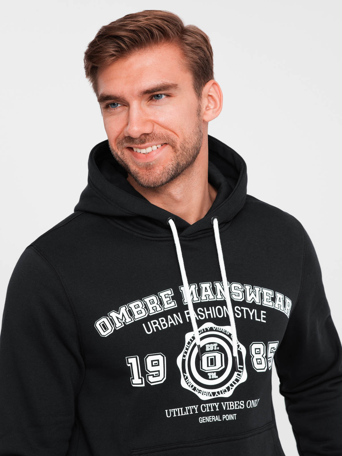 Ombre Men&#039;s kangaroo hoodie with college style print - black
