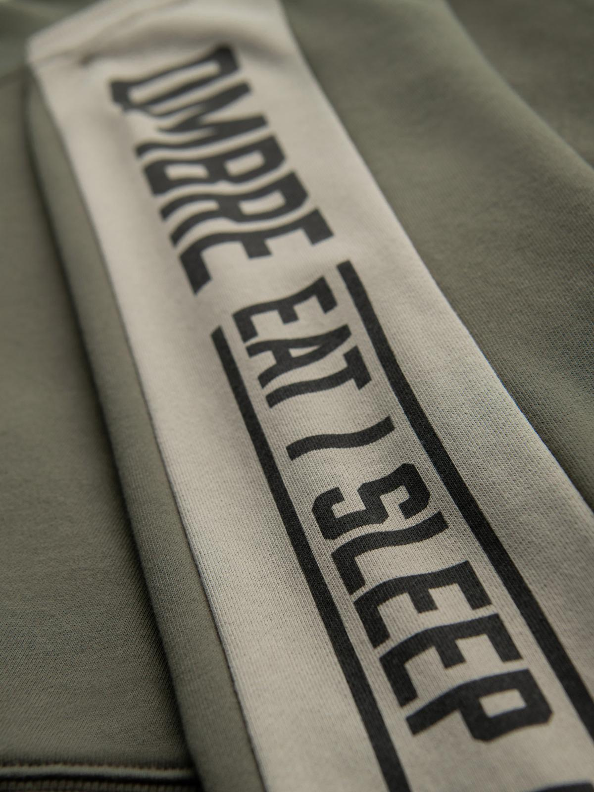 Ombre Men's sweatshirt with contrasting stripes and raglan sleeves - olive