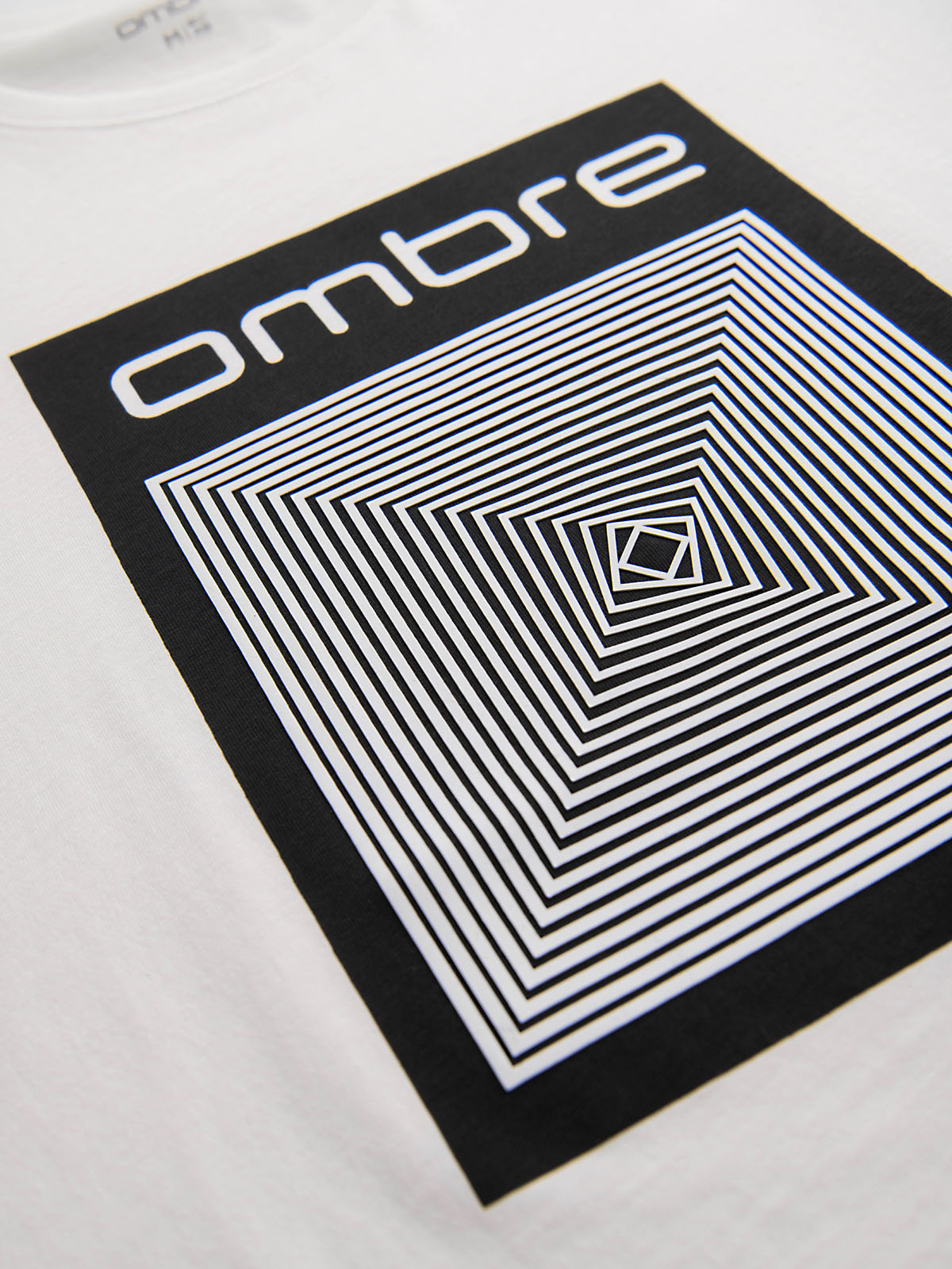 Ombre pánske tričko s geometrickým vzorom - biela