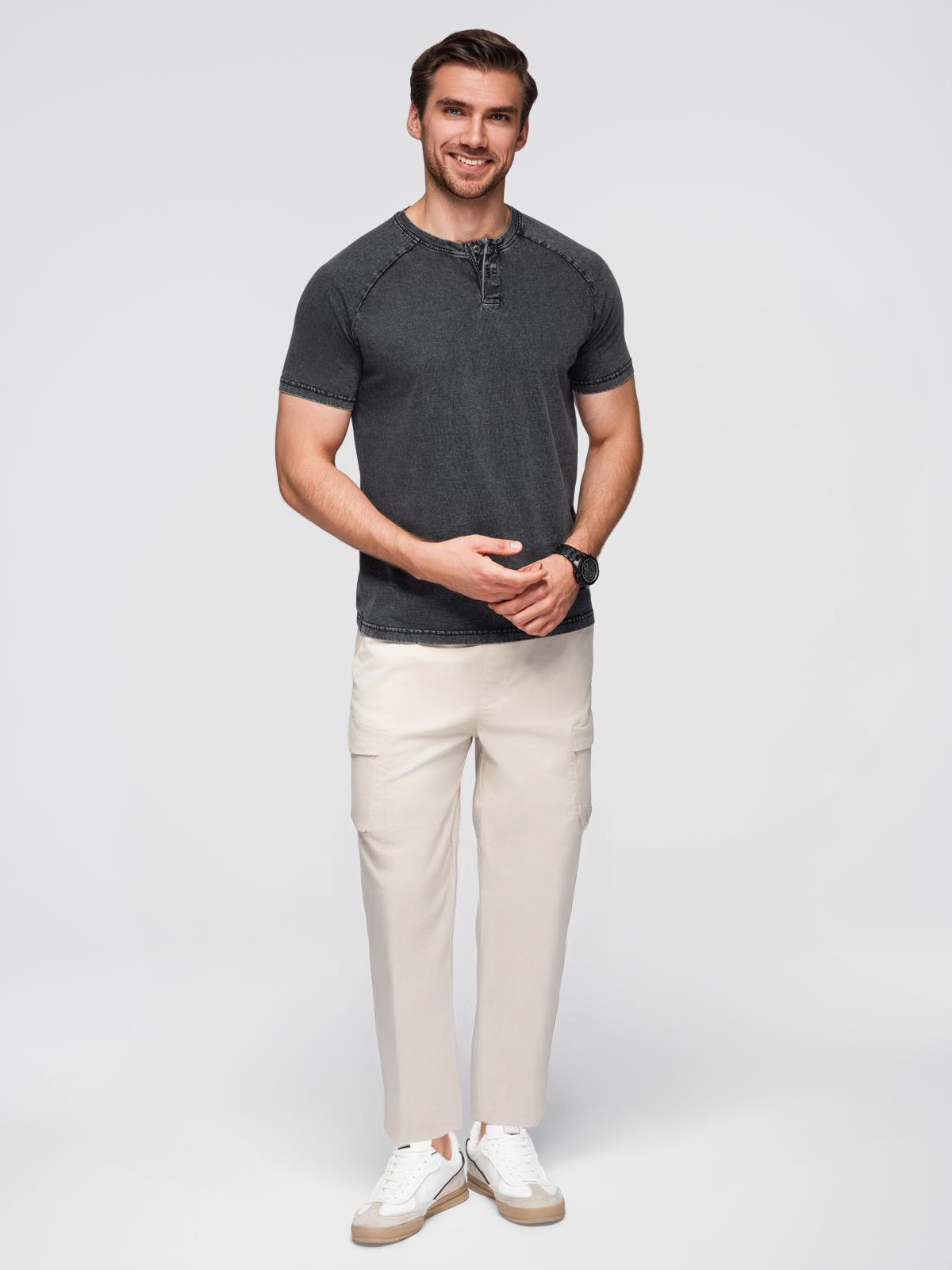 Ombre Men's T-shirt with wash effect and buttons at neckline - black