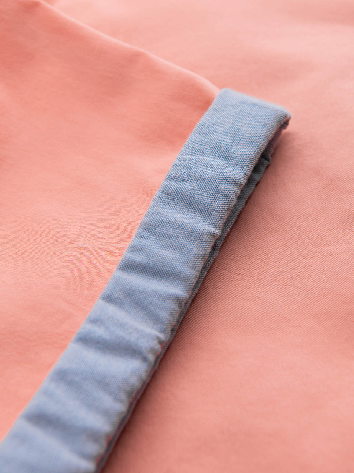 Ombre Men&#039;s chinos shorts with contrasting turn-up