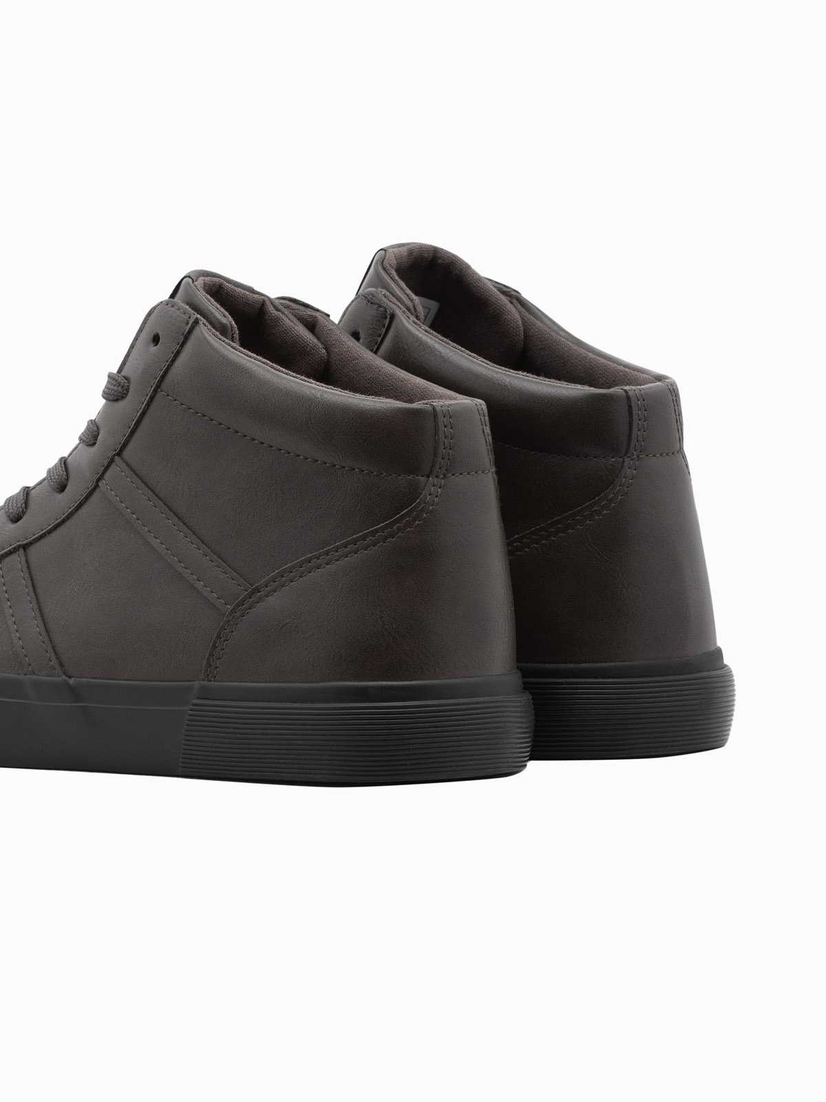 Tenisi barbati, Ombre