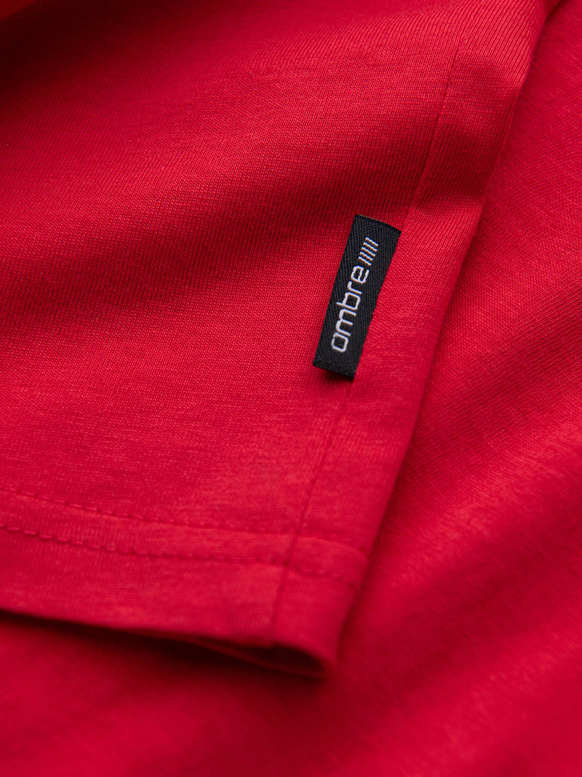 Ombre Men's BASIC classic cotton T-shirt with a v-neck - red