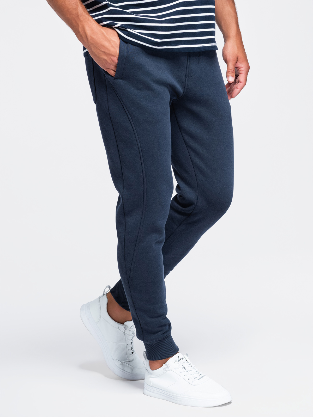 Ombre BASIC men’s jogger trousers – navy blue
