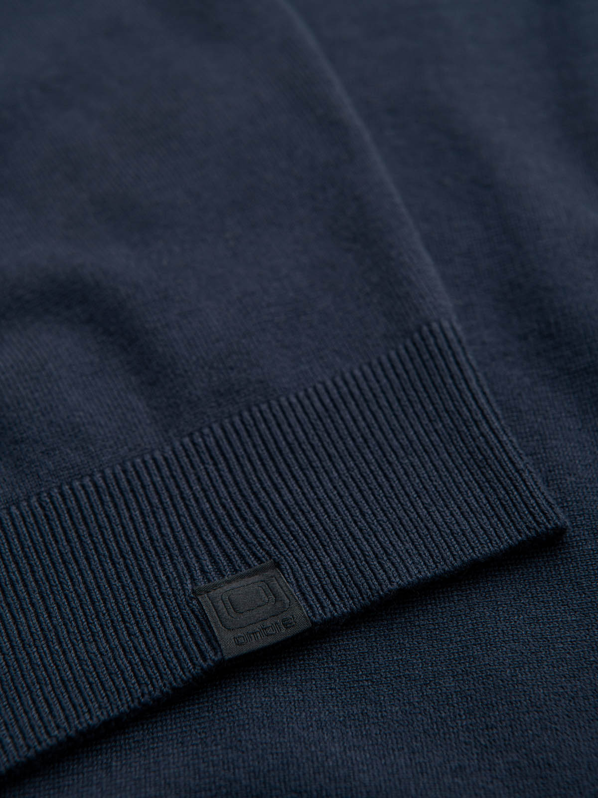 Ombre Men&#039;s sweater with viscose and spread neckline - navy blue