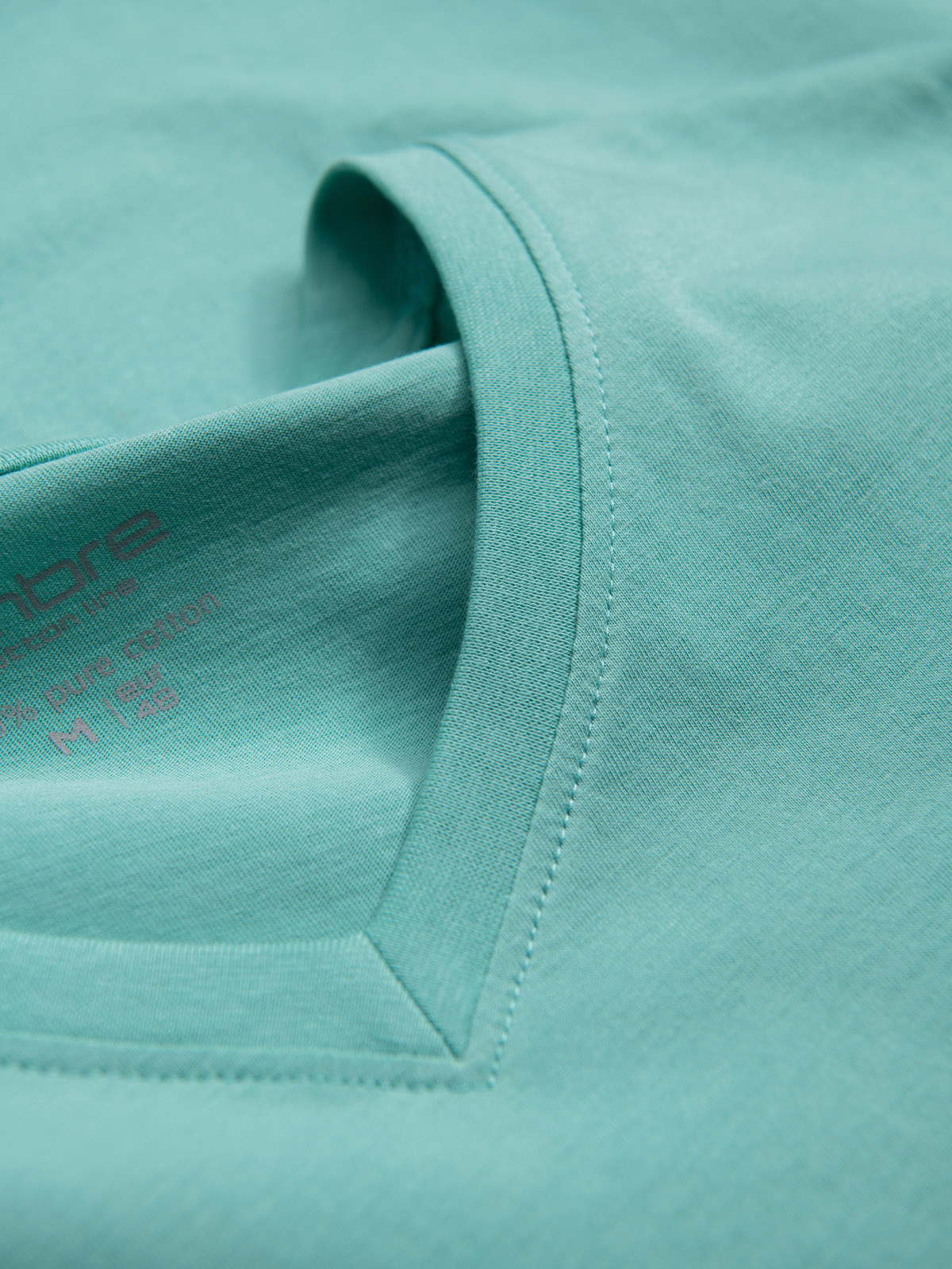 Ombre Men's BASIC classic cotton T-shirt with a v-neck - turquoise
