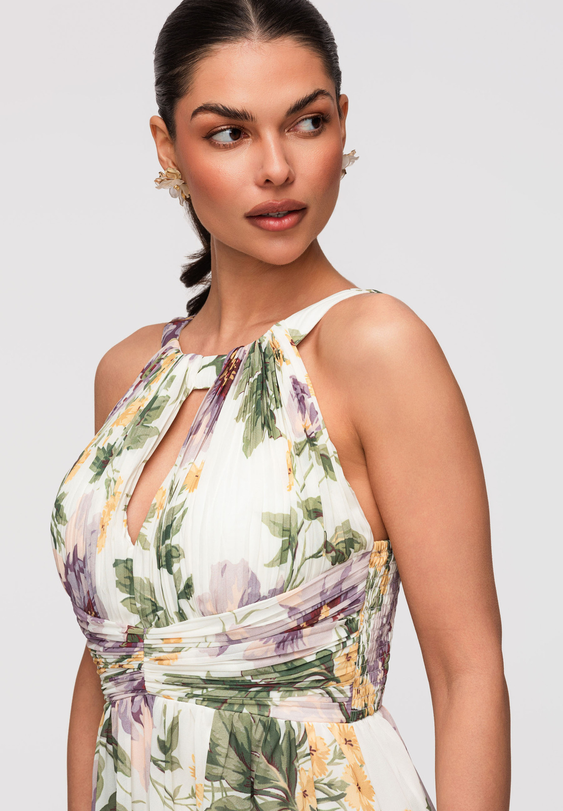 Edoti: apreciată pentru femei rochie din noua colecție