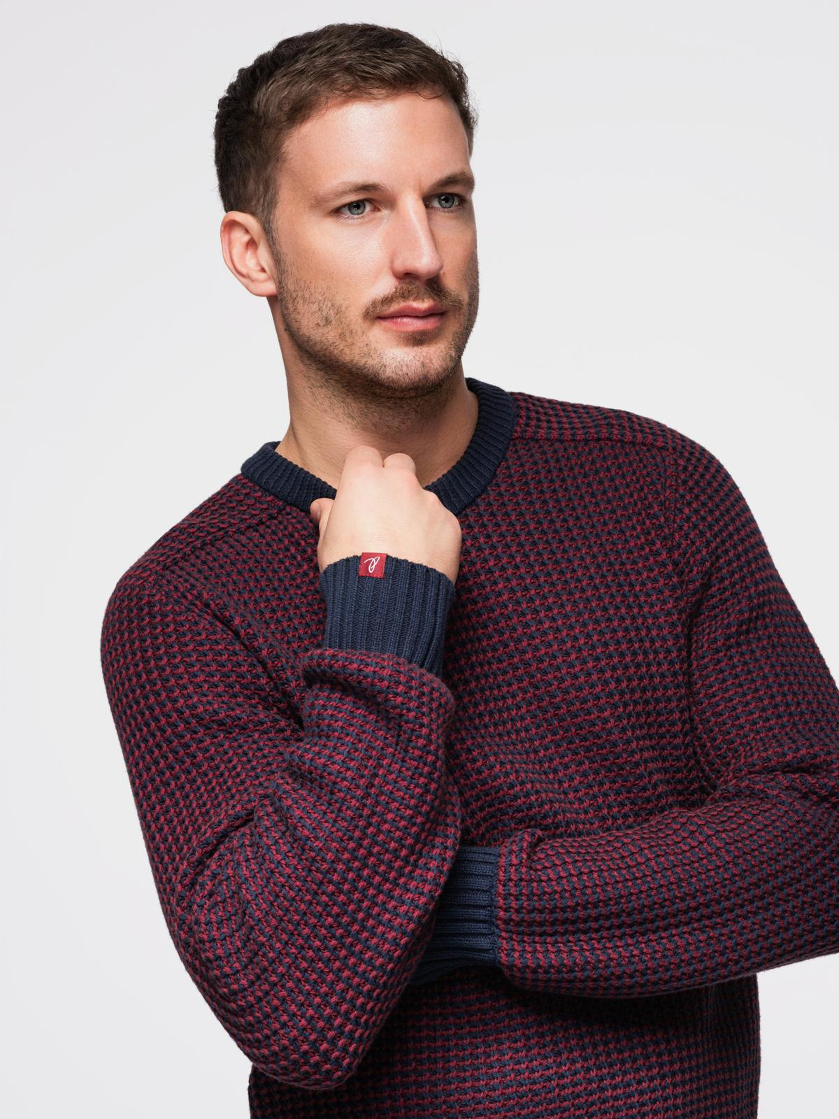 Ombre Men&#039;s contrast weave sweater with round neckline - maroon