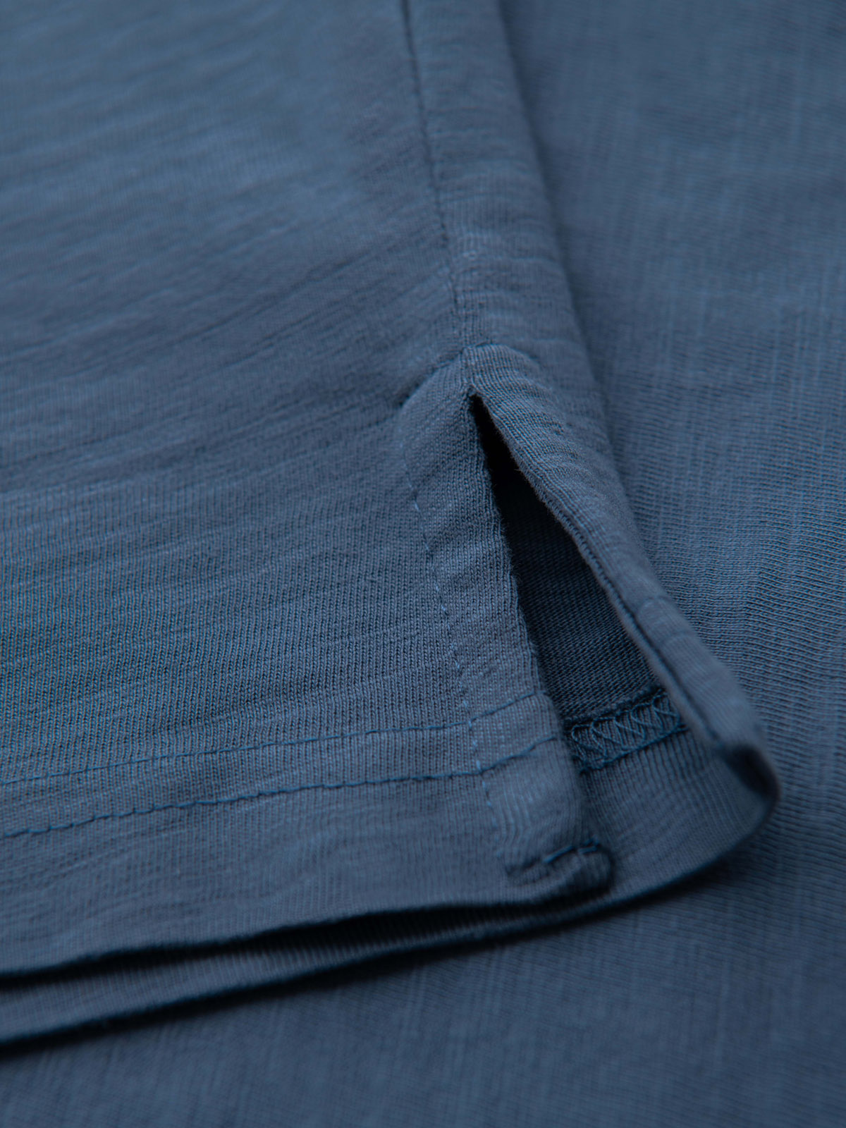 Ombre Men's polo t-shirt with decorative buttons