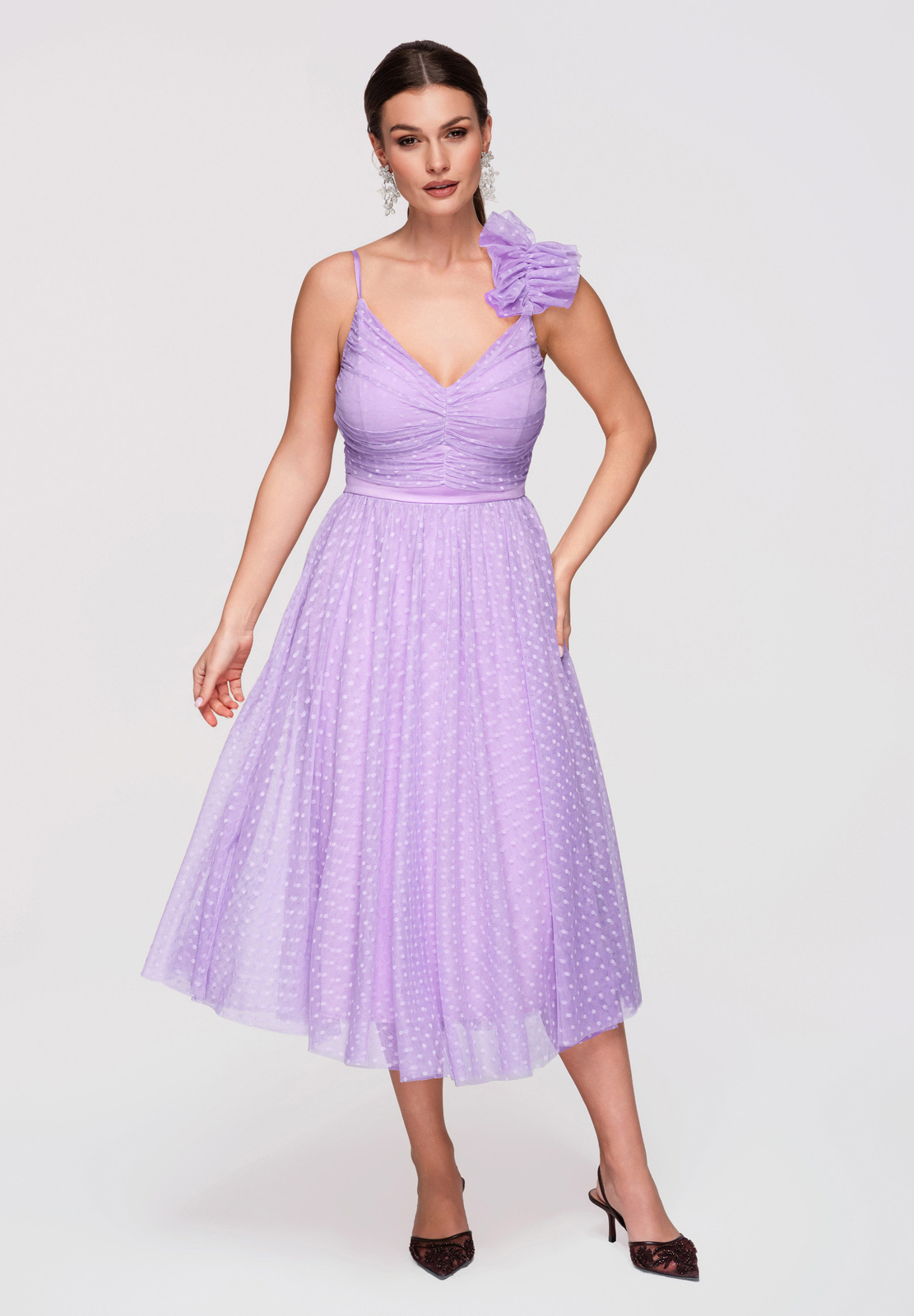 Elegantní midi koktejlové šaty