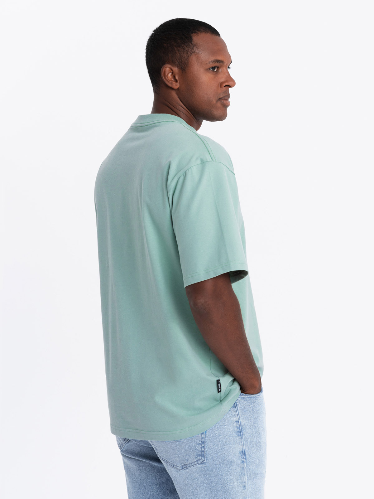 Ombre Men's LOOSE FIT cotton t-shirt with round neckline - mint