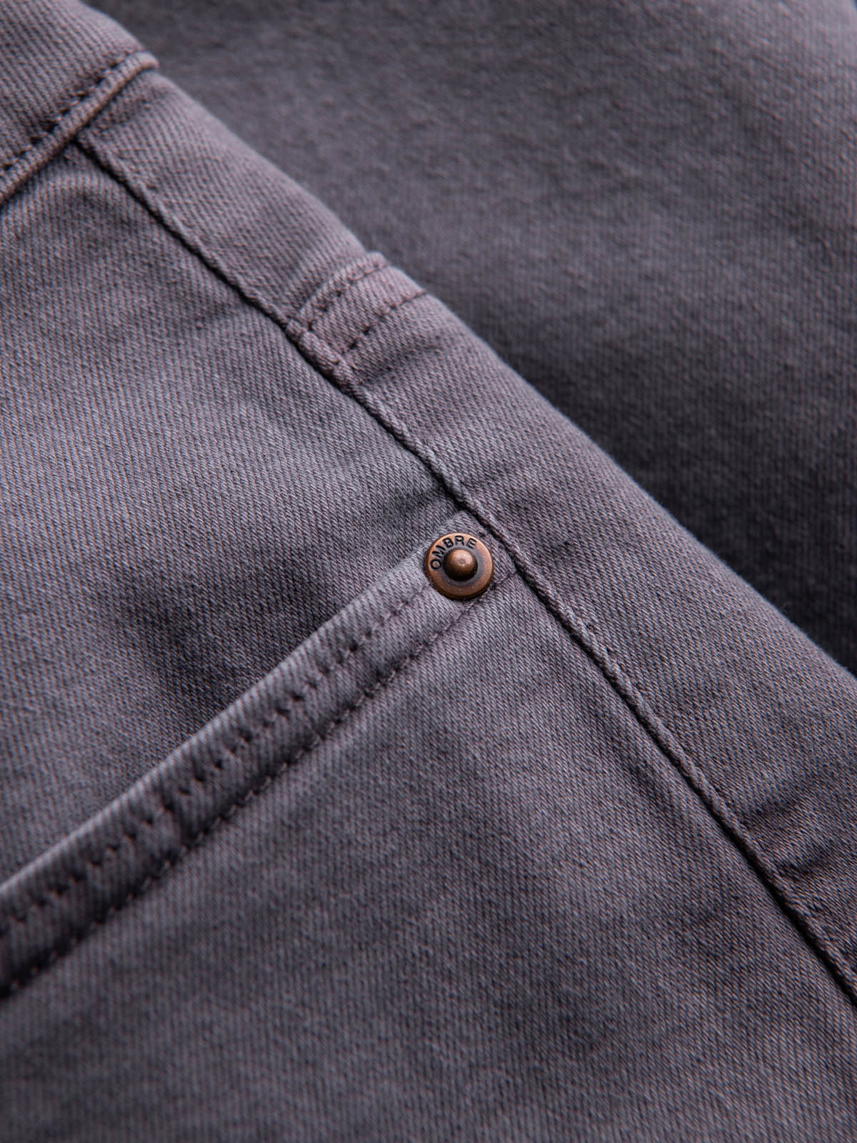 Pantaloni barbati, Ombre Basic