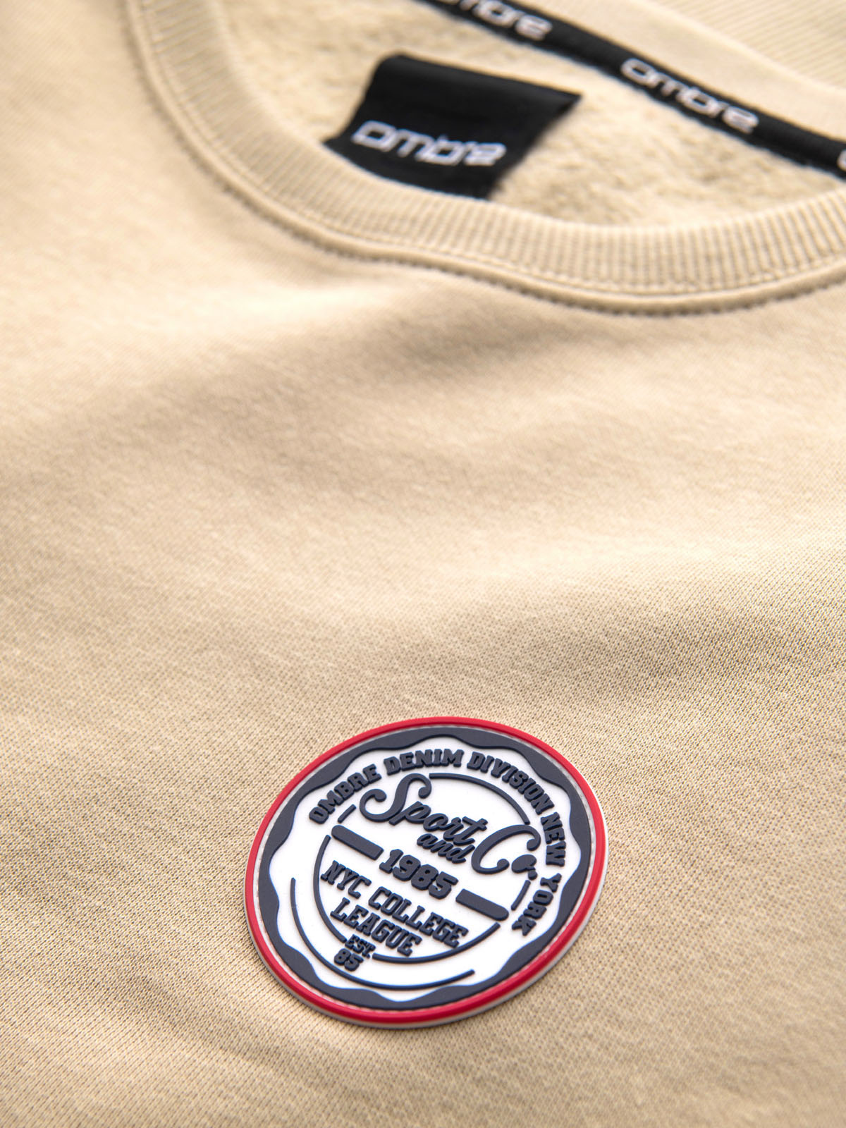 Ombre Men&#039;s non-stretch sweatshirt with college style patch - sand