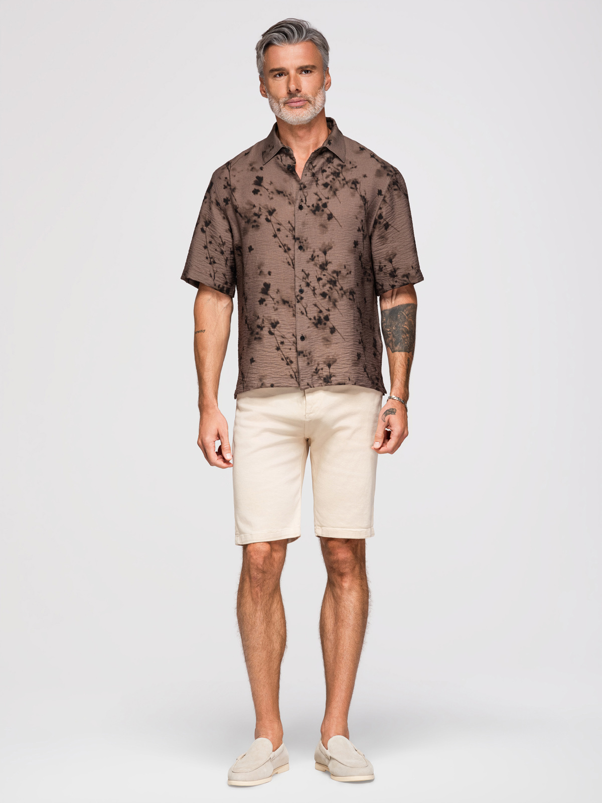 Ombre Men's denim classic shorts with rolled up leg - cream