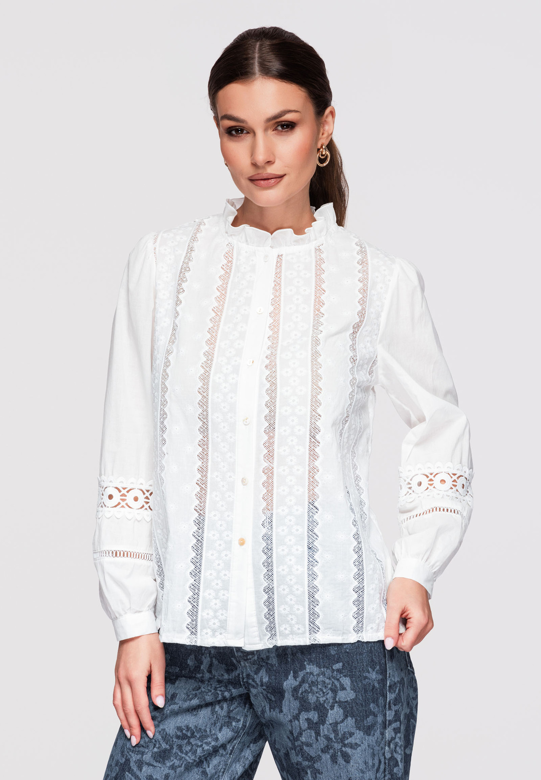 Edoti: clasică pentru femei cămașă – cu atenție la detalii