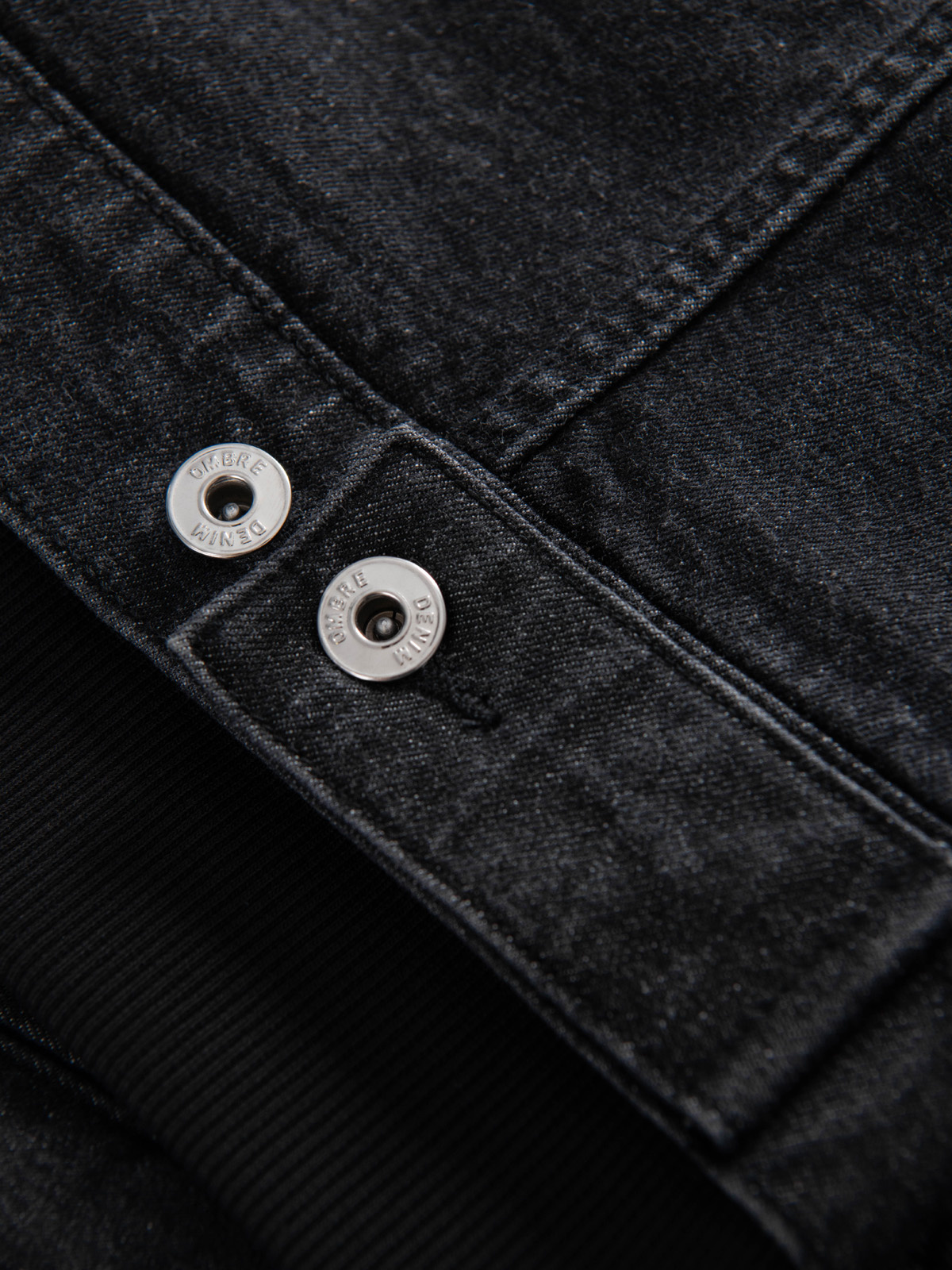 Ombre Men&#039;s denim jacket with knitted sleeves and hood - black