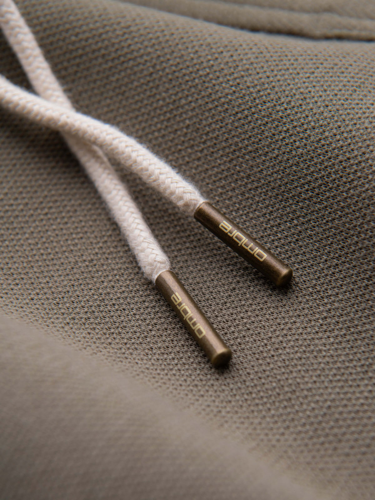 Ombre pánske štruktúrované šortky - khaki
