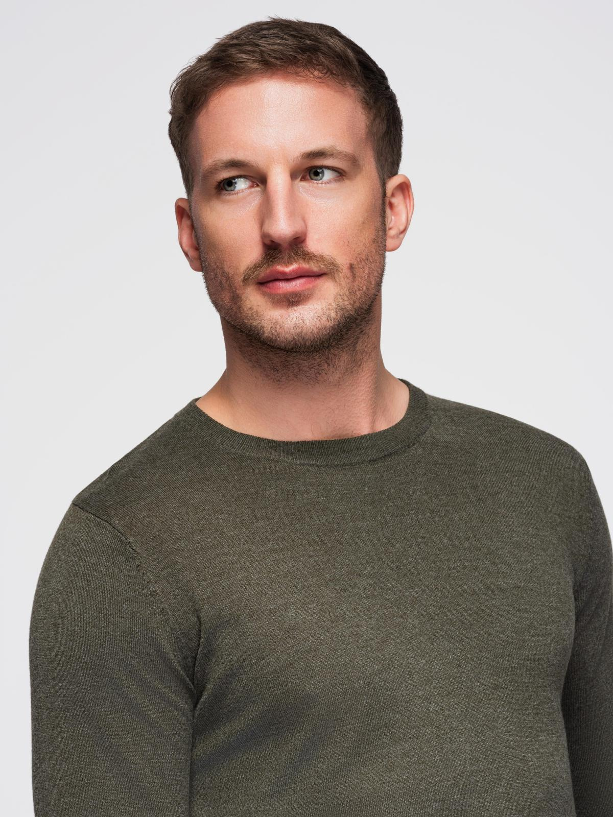 Ombre Men&#039;s BASIC viscose classic sweater with round neckline - olive melange