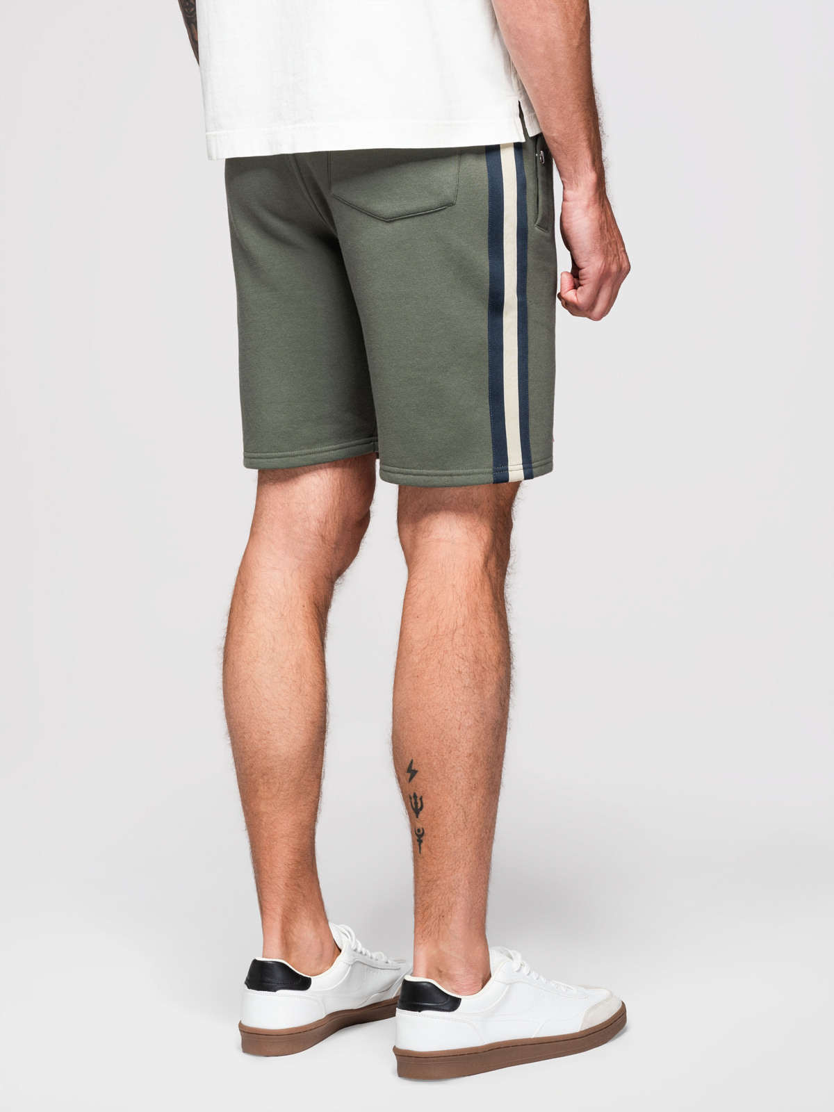 Ombre Men's sweat shorts with piping and drawstring waistband - olive