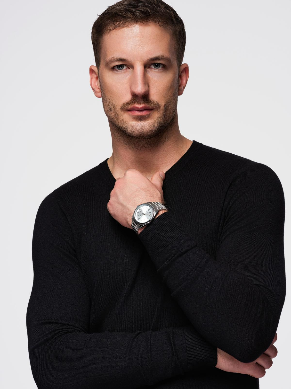 Ombre Classic men's sweater with round neckline - black