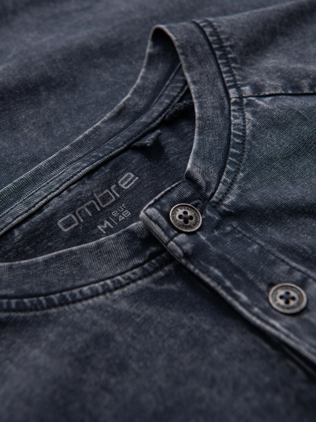 Ombre Men's t-shirt with wash effect and buttons at neckline - navy blue