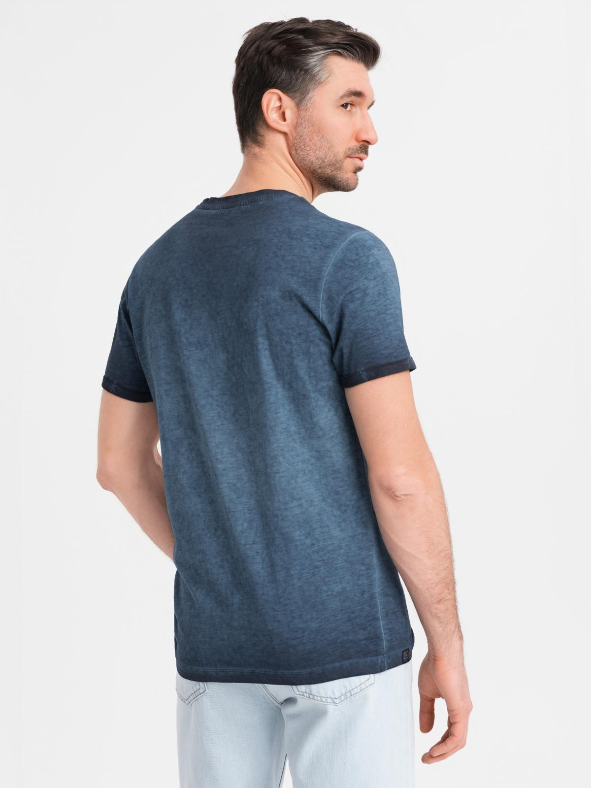 Ombre Men's cotton V-neck knit t-shirt with wash effect - navy blue