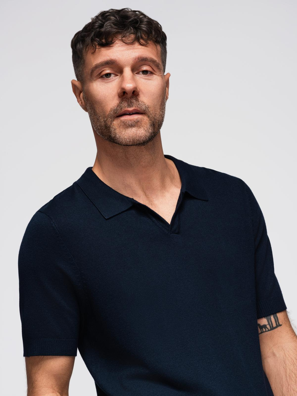 Ombre Men's buttonless polo shirt with classic weave - navy blue