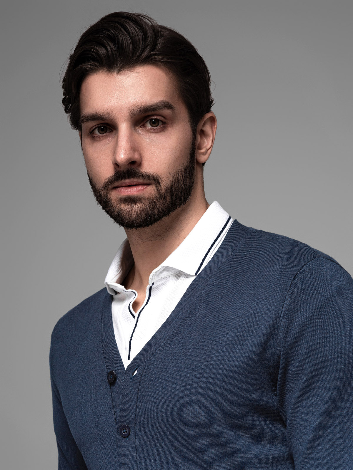 Ombre Knitted monochrome men&#039;s viscose cardigan - navy blue