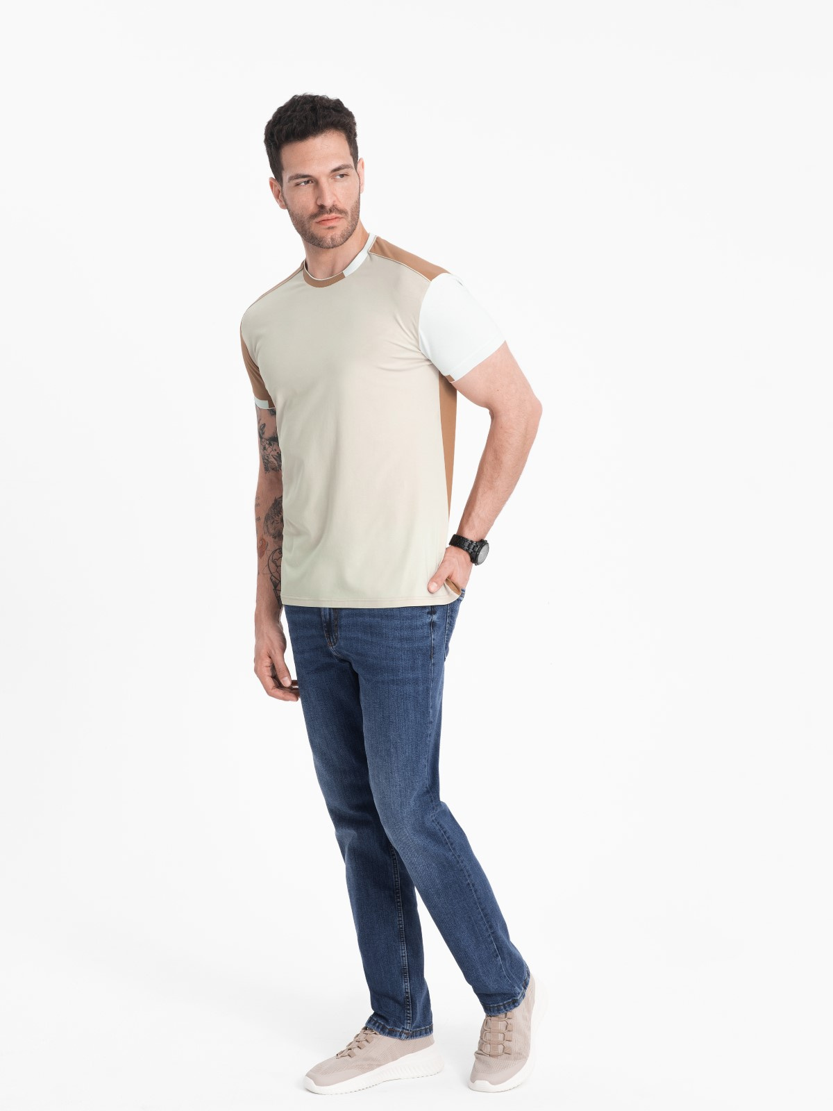 Ombre Men's elastane t-shirt with colored sleeves - brown