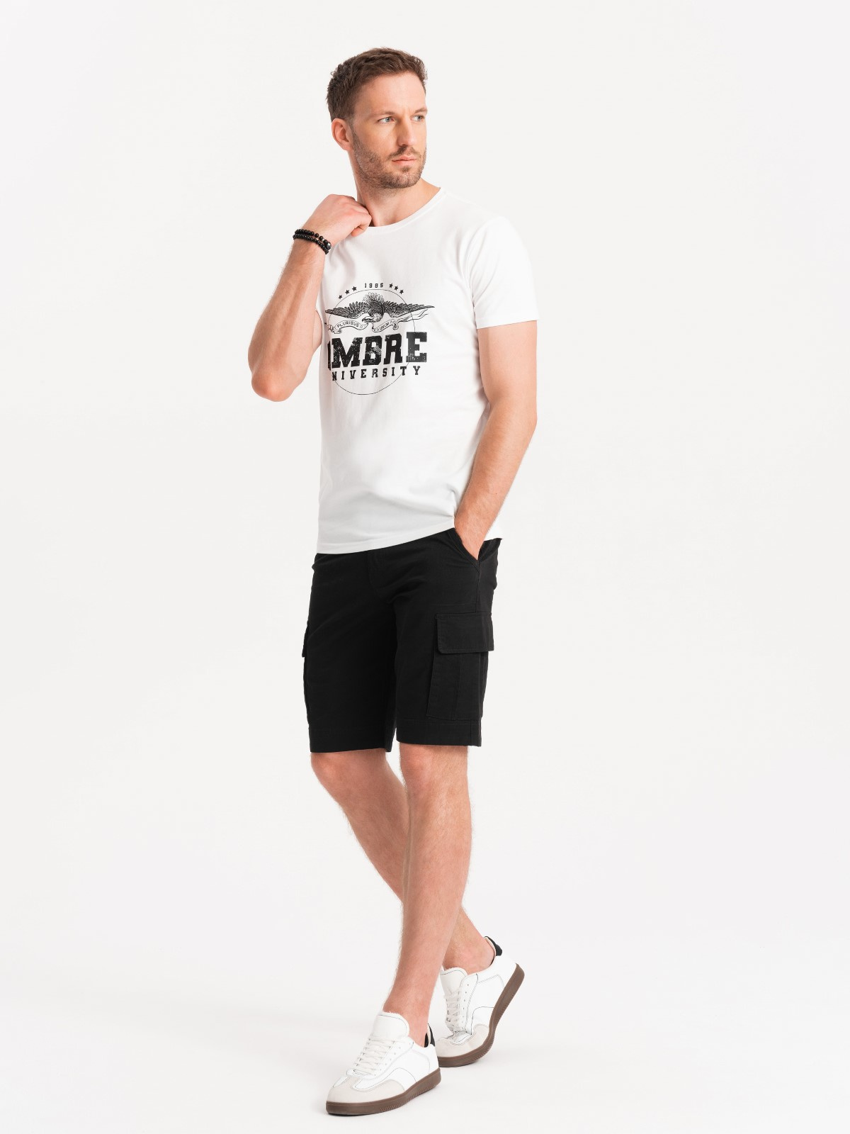 Ombre Men&#039;s single color shorts with cargo pockets - black
