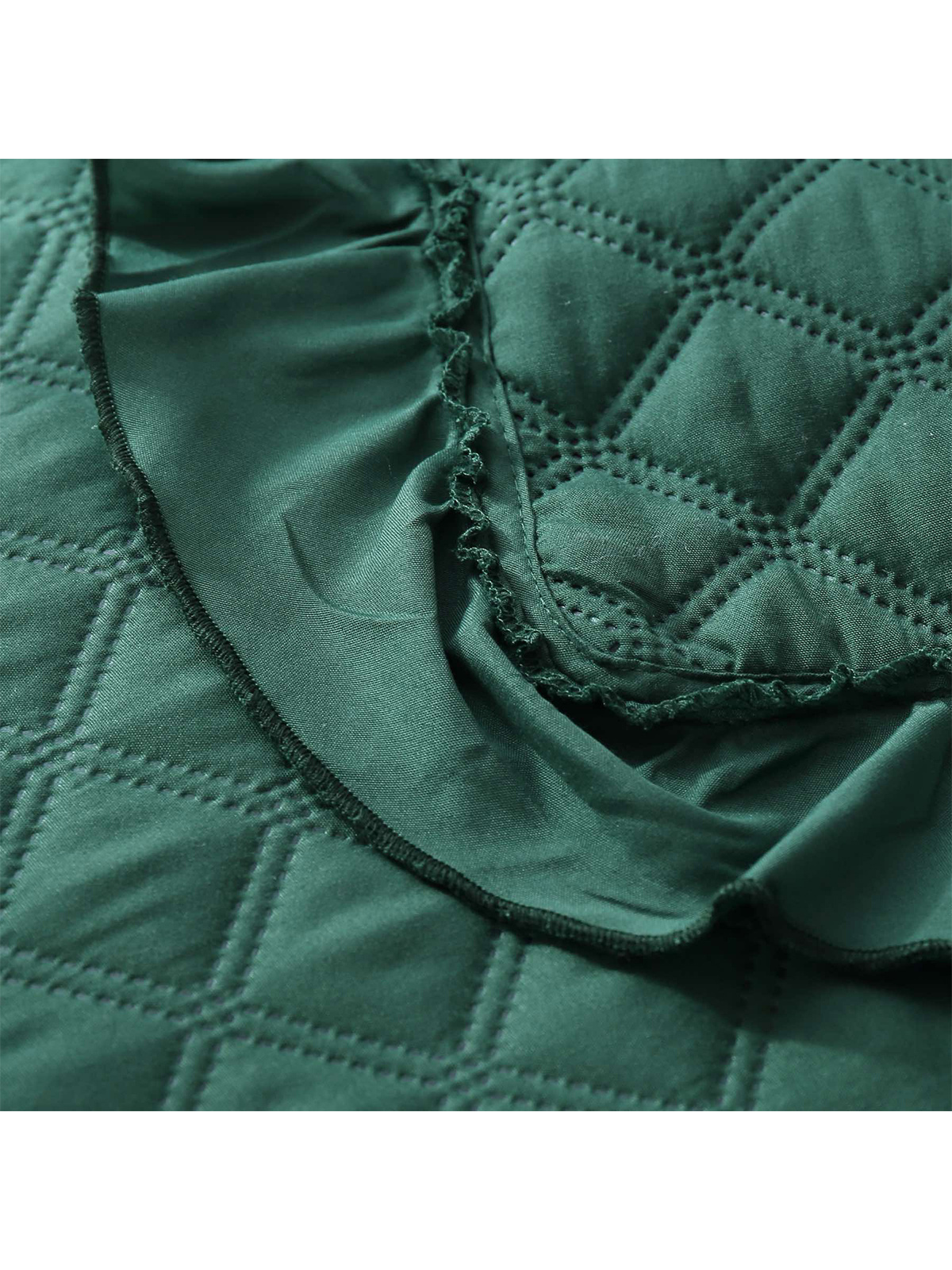 Edoti Quilted bedspread Ruffy