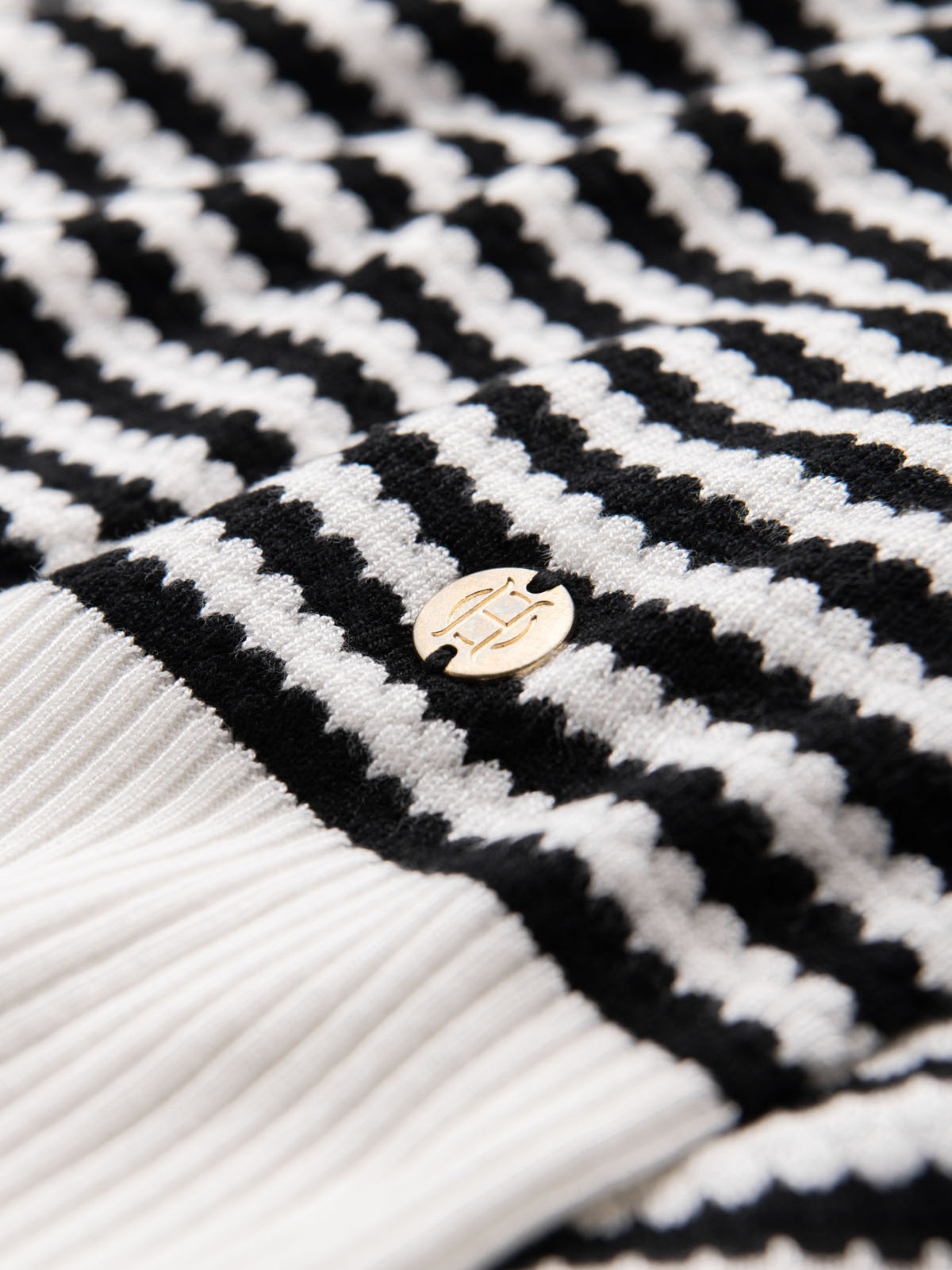 Ombre Men's knitted buttonless polo shirt with navy stripes - black and white