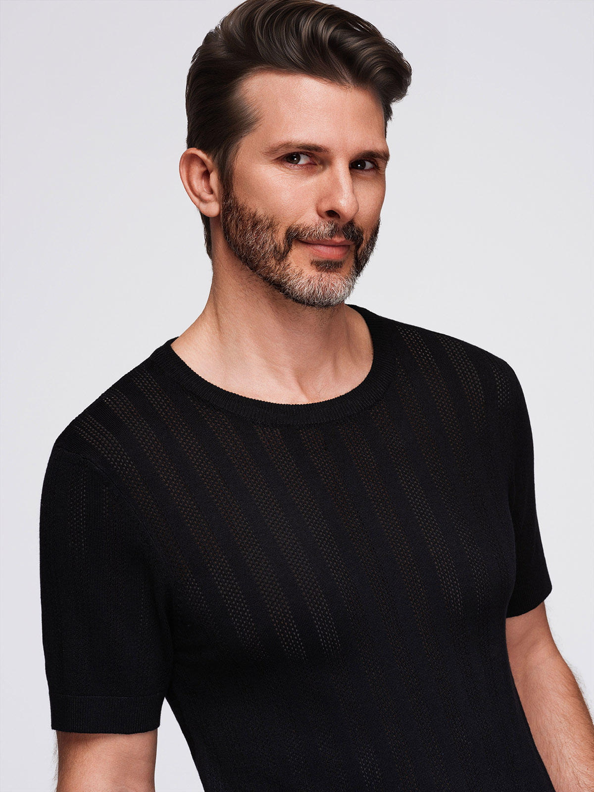 Ombre Men's openwork sweater with round neckline and short sleeves - black