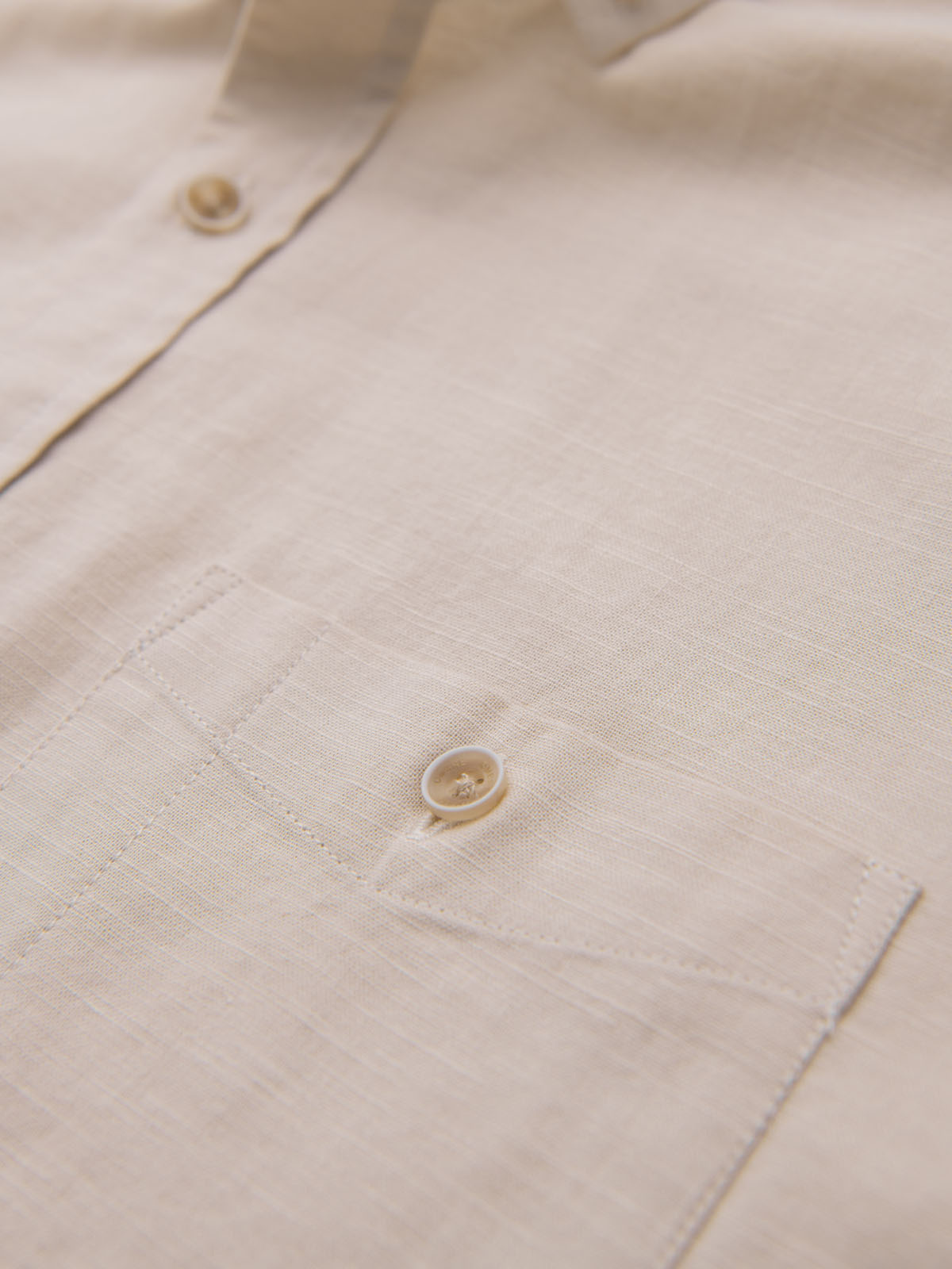 Ombre Men's linen shirt with classic collar and pockets REGULAR FIT - cream