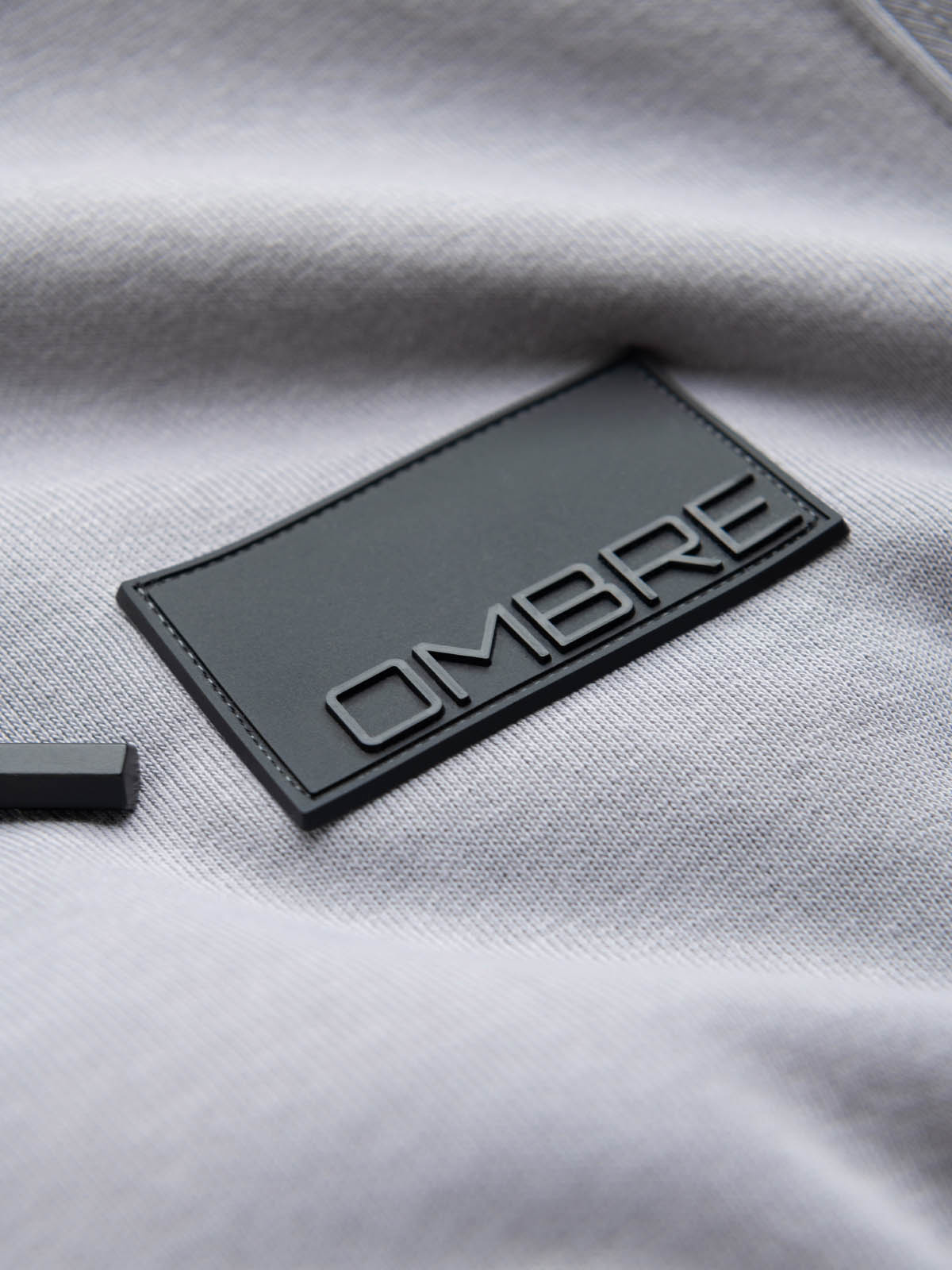 Ombre Men's unbuttoned sweatshirt with hood and patch - grey