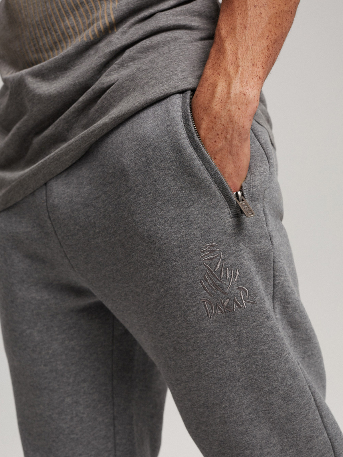 Diverse Men&#039;s sweatpants DKR DSRT J1