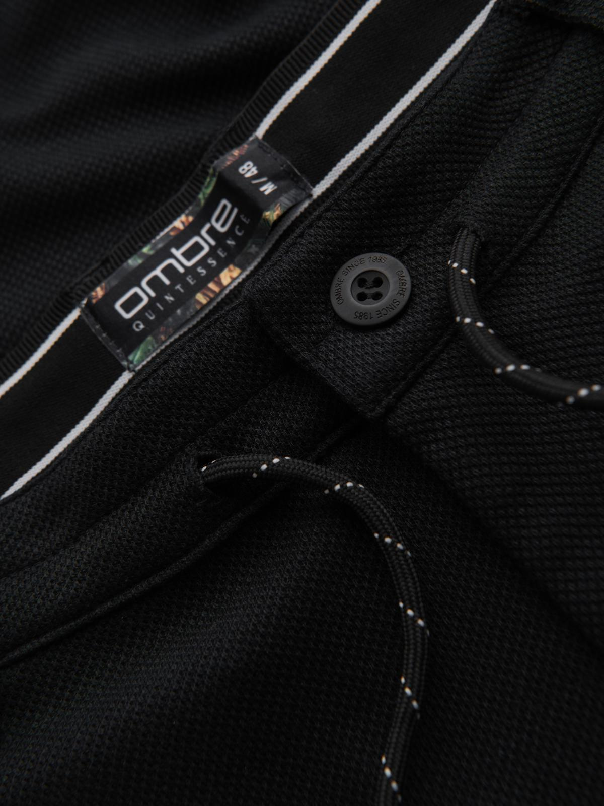 Pantaloni barbati, Ombre