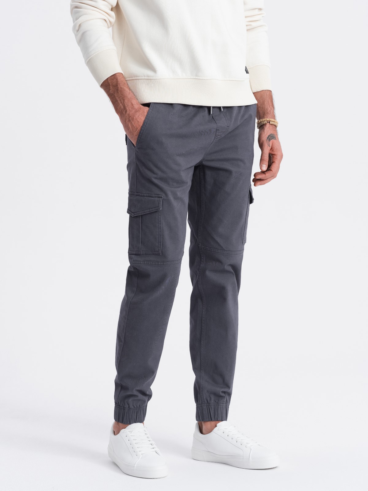 Levně Ombre Men's JOGGERS pants with zippered cargo pockets - graphite