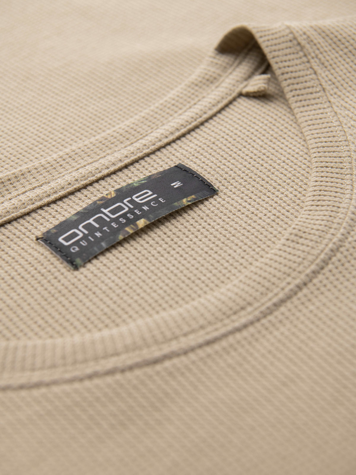 Ombre Men's waffle-textured T-shirt with round neckline - sand