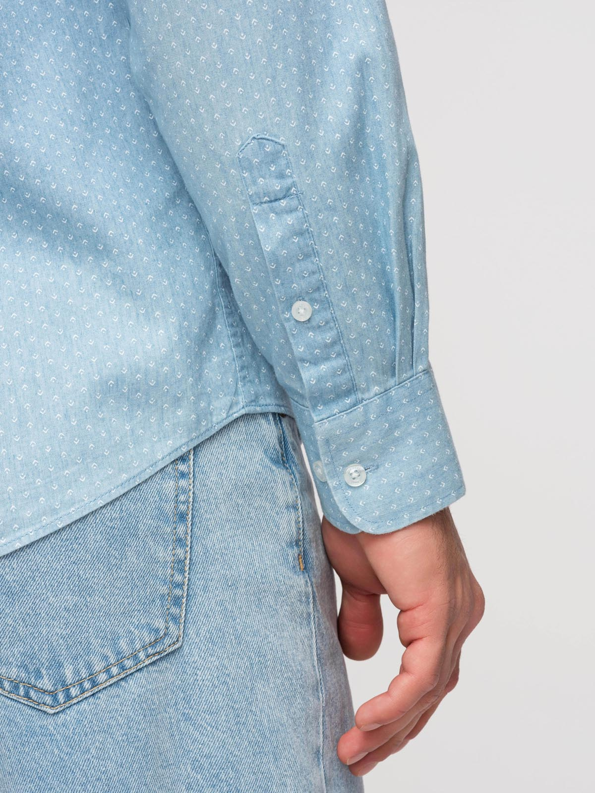 Pánska vzorovaná denim košeľa Ombre