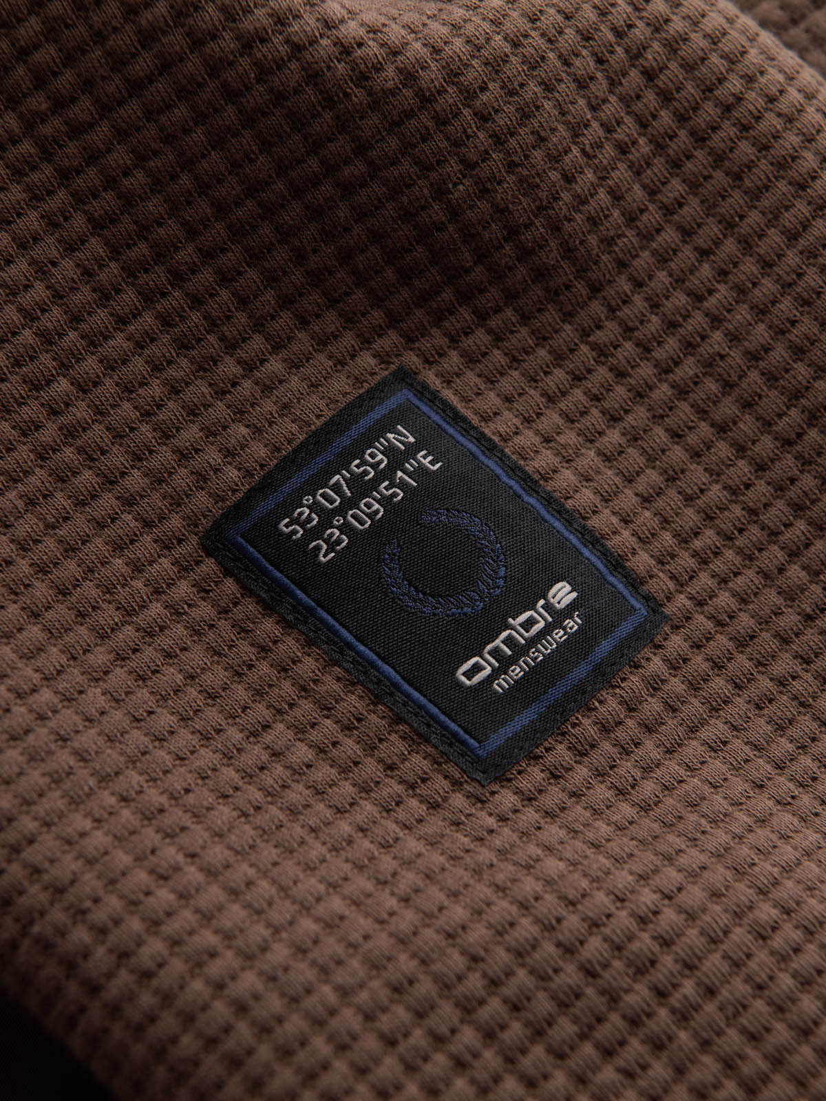 Ombre Lightweight unzipped men&#039;s jacket with quilted front - brown