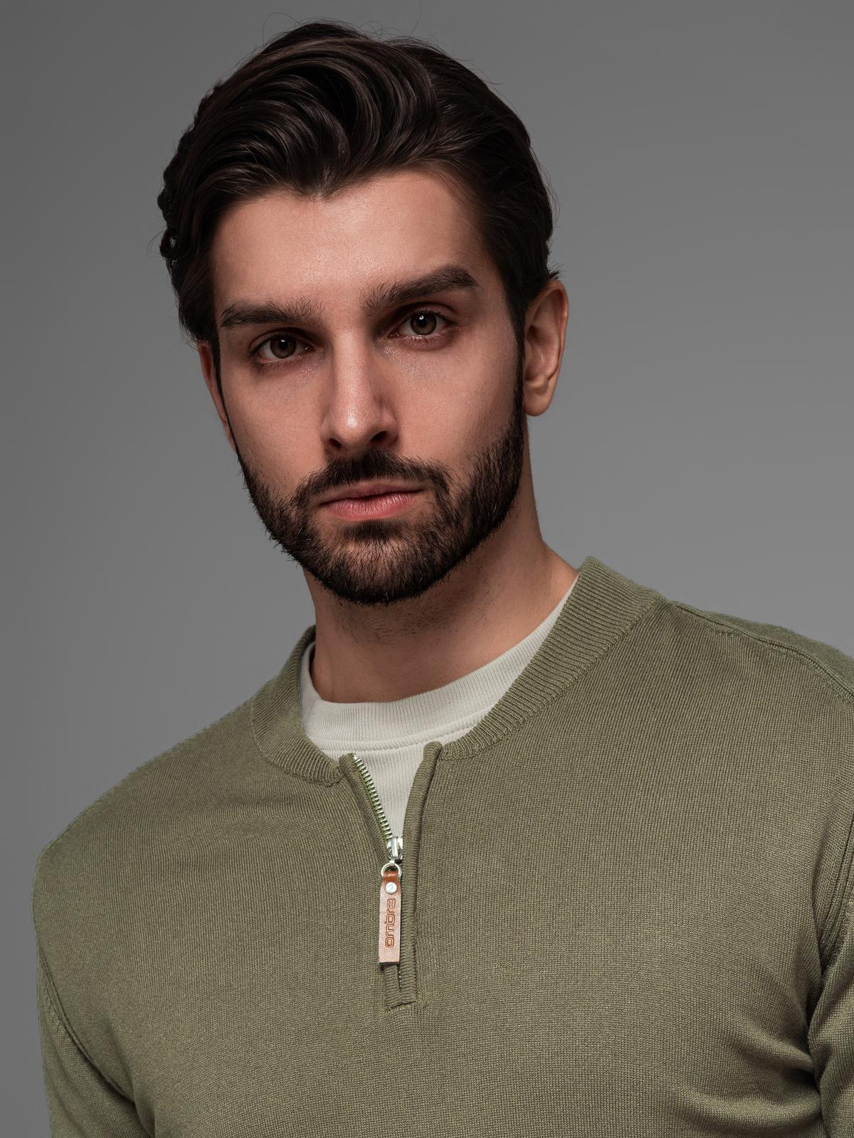 Ombre Men&#039;s sweater with viscose and spread neckline - olive