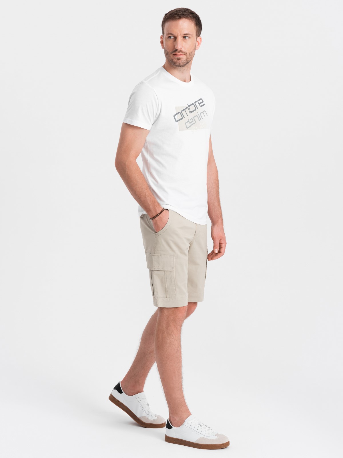 Ombre Men's monochromatic shorts with cargo pockets - beige