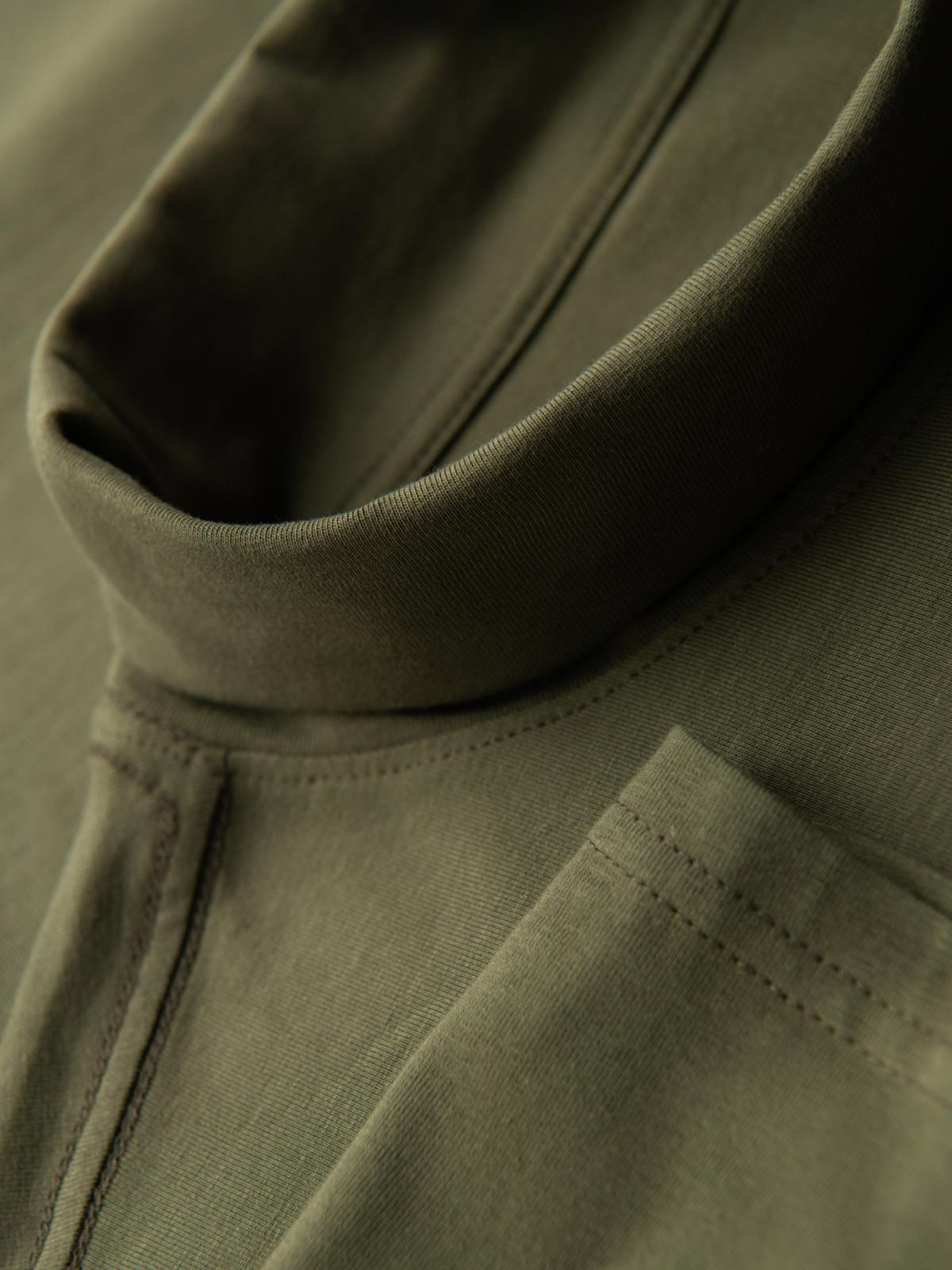 Pulover bărbătesc cu guler înalt Ombre - verde închis