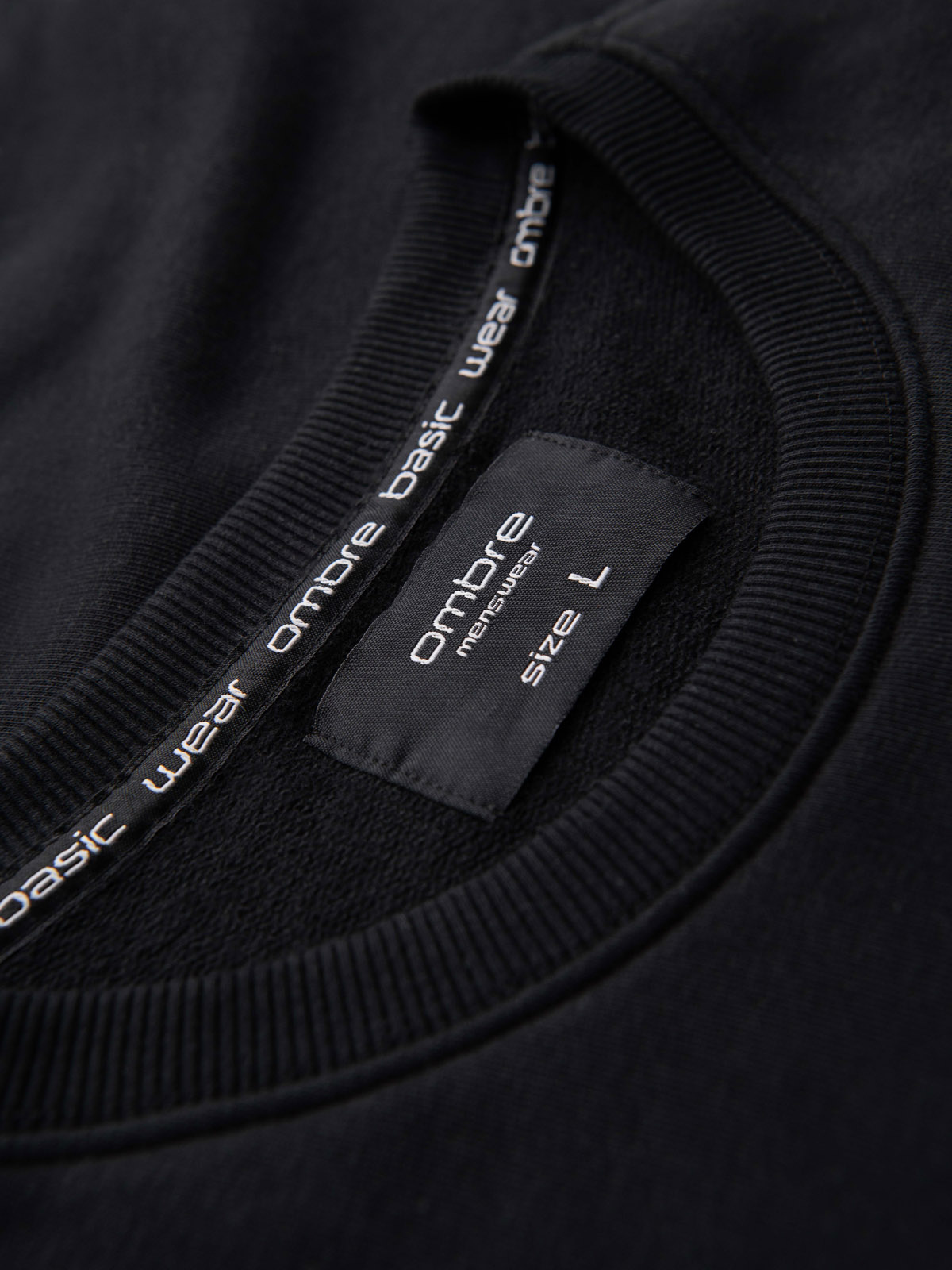 Ombre Men's printed sweatshirt worn over the head - black