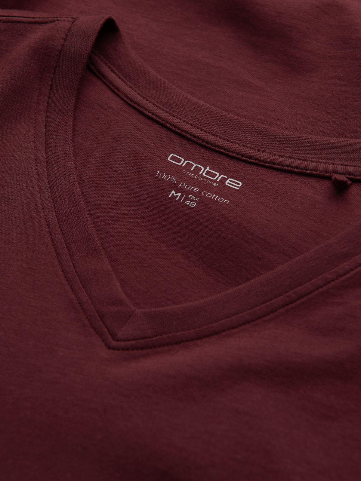 Ombre Men's unprinted longsleeve with a crew neckline - maroon