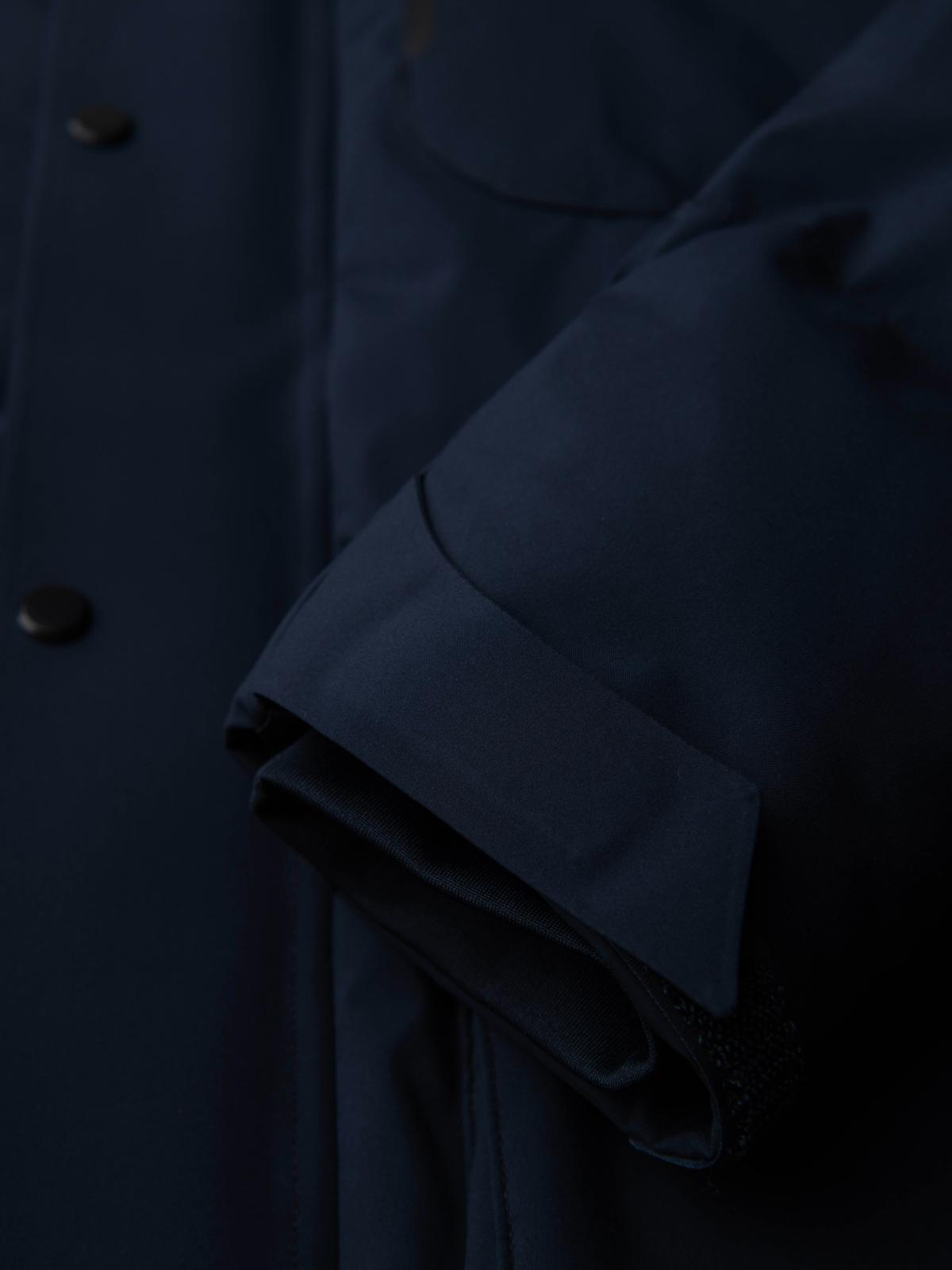 Ombre Men&#039;s winter jacket with detachable hood made of waterproof material - navy blue