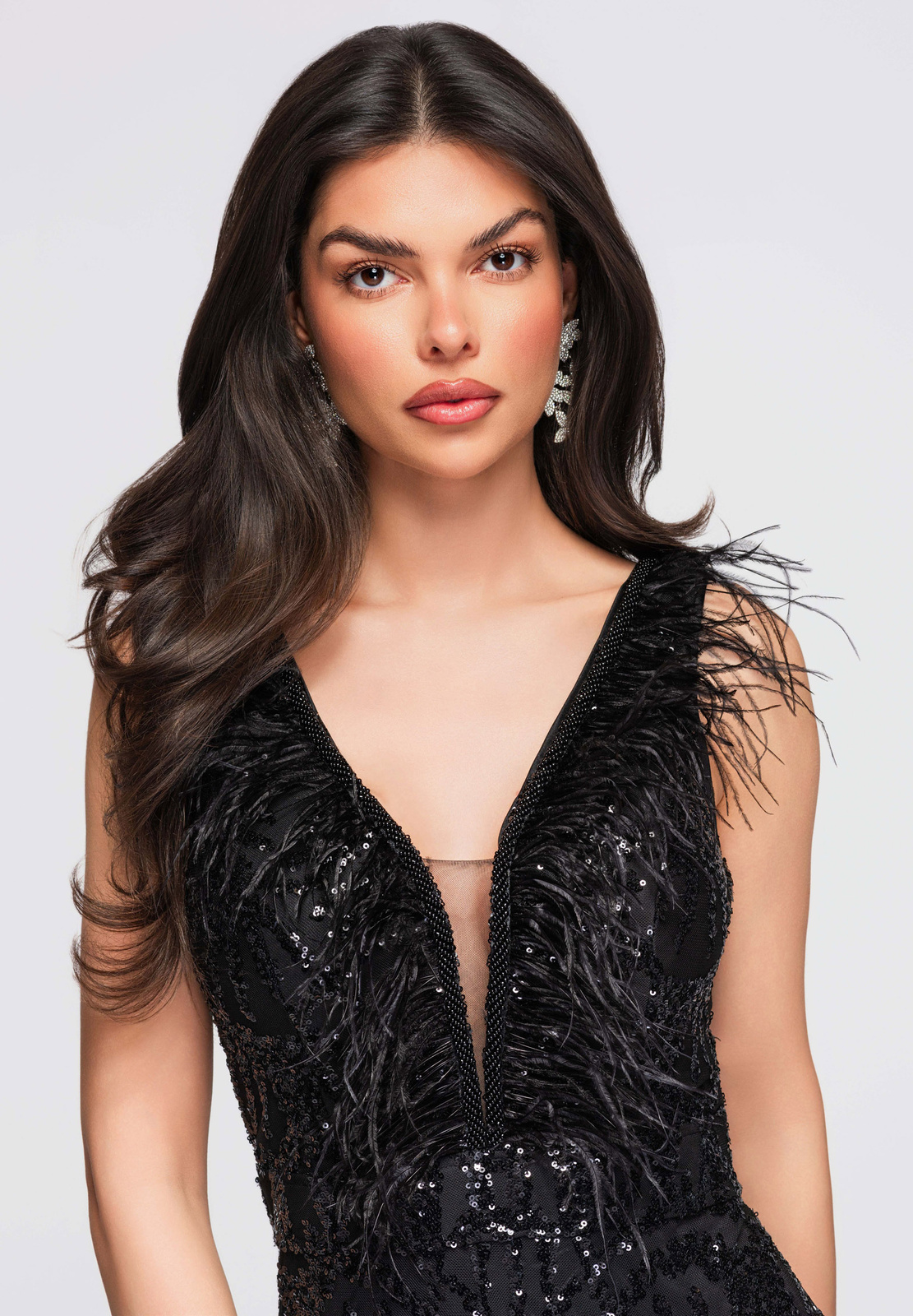 Elegantné večerné šaty s flitrami